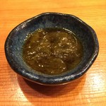 鷹乃羽鮨 - お通しのもずく酢