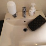 家系ラーメン たつ家 - 食前に手洗い。財布先生