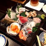 浜屋 - 刺し盛りは店のカンバン。