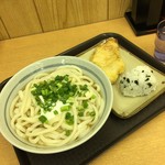 正家 - 温玉うどん（中）・とり天・おにぎり（計税込630円）