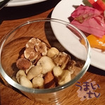 JZ Brat - 「ミックスナッツ」　¥500