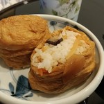 深川 伊勢屋 - 稲荷ずしの表裏です