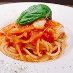 創作イタリアン Gemelli - モッツァレラチーズとバジルのトマトソーススパゲッティー二