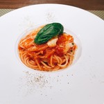 創作イタリアン Gemelli - モッツァレラチーズとバジルのトマトソーススパゲッティー二