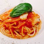 創作イタリアン Gemelli - モッツァレラチーズとバジルのトマトソーススパゲッティー二