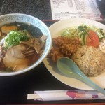 豚太郎カサブランカ - 醤油ラーメン、チャーハン、唐揚げセット