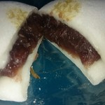 松屋長春 - 羽二重餅の断面