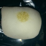 松屋長春 - 羽二重餅、今月は雪のマークの焼き印