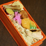 はなまるダイニングセレクト - 秋の５種きのこご飯ののっけ弁当（５５０円）２０１７年１２月