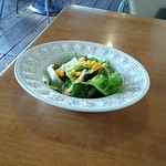 SAVAS CAFE - 綺麗な食器に盛られたサラダ♪