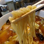 めの娘 - 【2017.12.10(日)】ピリ辛広東めん(並盛・160g)972円の麺