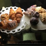 キュリオ エスプレッソ ヴィンテージ デザイン - パンと焼き菓子