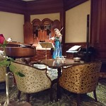 ザ ロビーラウンジ - オクサナ・ツォック（Vn） 　ローマン・クレプッツ（Pf）