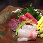 炭火焼鳥あずま - お刺身3点盛り
      