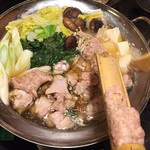 炭火焼鳥あずま - つくね投入