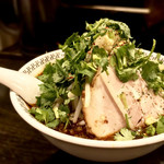 スパイス・ラー麺 卍力 - ＜2017年12月再訪・27回目＞スパイスラーメン・もやし・パクチー・1,030円