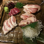 Yakitori Karaage Haiboru - 鶏のお造り4点盛り2,400円