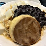 那個年代杏仁豆腐冰 - 料理写真:布丁杏仁紅豆牛奶冰(プリン杏仁豆腐黒豆ミルクかき氷、NT$95≒359円)