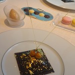 ベージュ アラン・デュカス 東京 - 