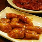 肉料理 大森 - 手前側、マルチョウ