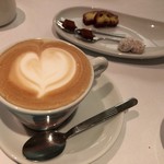 カーザ ヴィニタリア - Cappuccino カプチーノ