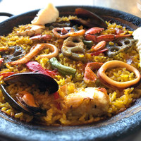 Bar Espanol LA BODEGA 大阪店 - スルメイカ・渡り蟹・レンコンのパエリャ