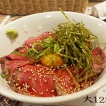 Yakiniku Kokokara -       ローストビーフ丼　half