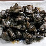 麺バル ドギャン - 雌鶏かわ炭火焼き