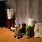 キッチン・ゴン - テーブル席