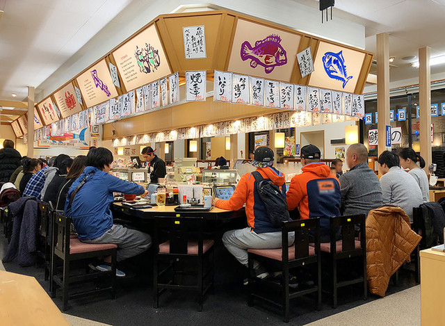 魚魚丸 瀬戸店 - 瀬戸市/回転寿司 | 食べログ
