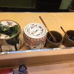 うを徳 - カウンター向こうは調理場