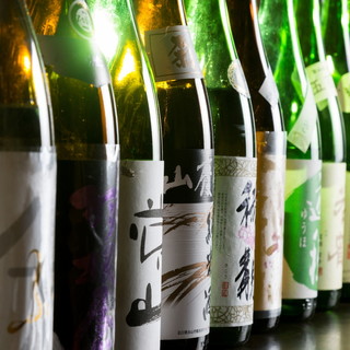 An abundance of rare local sake from Hokuriku, mainly in Toyama.