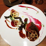 アジル - 蝦夷鹿のロースト 赤ワインのソース