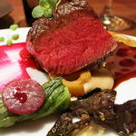 蝦夷鹿のロースト 赤ワインのソース