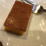 うを徳 - 玉子焼きは芝海老の擦り身を混ぜて焼いたもの