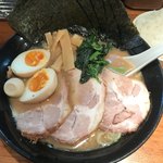 Kitakuriya - 中々ボリュームのある見た目 スープの色が良いです！