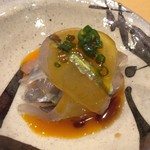 鮨 真菜 - さより 卵黄で