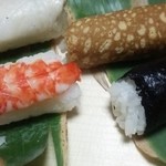 笹巻けぬきすし総本店 - 白身魚、玉子、海老、海苔巻き
