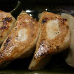 豚の骨 - キャベツたっぷりで美味しかったです。 タレを付けないでそのまま食べても甘みがあり美味しくいただけます。