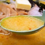 味の札幌 大西 - 味噌カレー牛乳ラーメン（スープ）