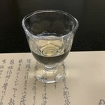 Nihombashiisejuu - 食前酒は梅酒をワインで割ったもの