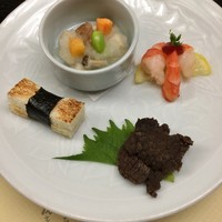 日本橋 伊勢重 - 手前は牛肉の佃煮，どれも美味しい!