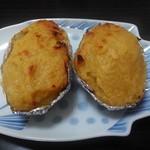 Tosaya - 焼き芋の半分は、バター、砂糖、塩を加えてスイートポテトに