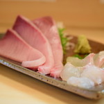 Izakaya Tomo - 鰤と平目の盛り合わせ@値段不明