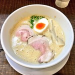 ラーメン家 みつ葉 - 豚CHIKIしょうゆラーメン