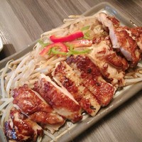 鉄板焼 東洋 - ピリ辛チキン
