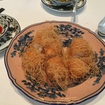 Summer Pavilion - 千丝龙虾卷（海老のすり身のカダイブ巻揚げ）