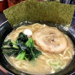 横浜家系ラーメン すずき家 - ラーメン（並）