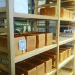 セントル ザ・ベーカリー - 国産小麦角食パン￥800