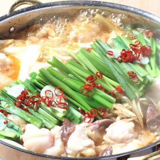 ぶあいそは博多の屋台風定番居酒屋！鉄板メニュー「博多もつ鍋」